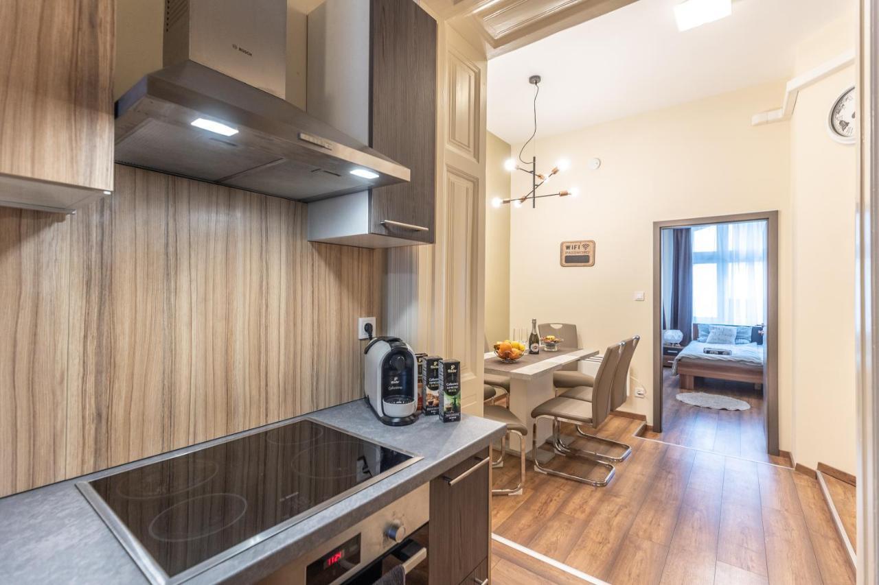 Wiky's With 3bathrooms Apartment *
