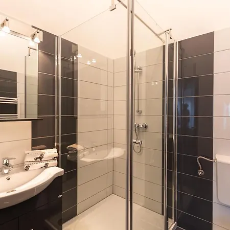 Wiky'S Apartman With 3Bathrooms Budapest Esterno foto