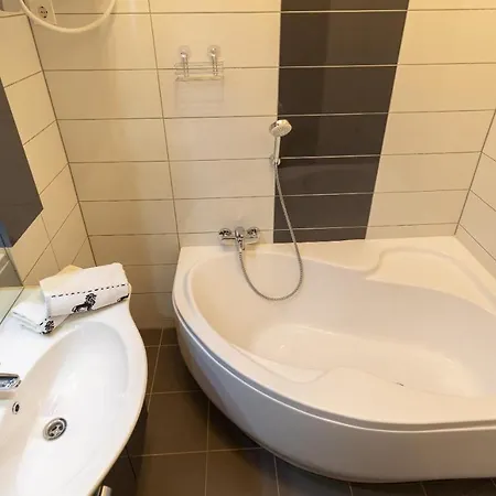 Wiky'S Apartman With 3Bathrooms Budapest Esterno foto
