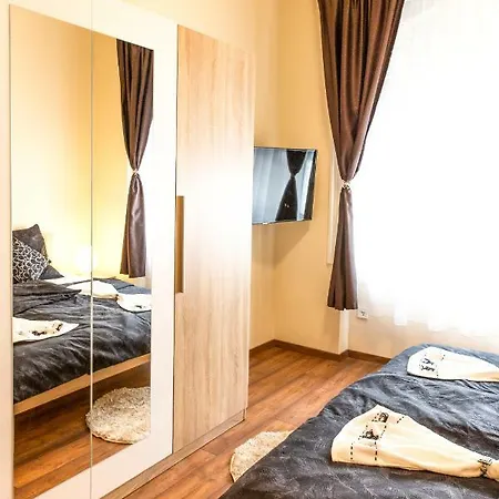 Wiky'S Apartman With 3Bathrooms Budapest Esterno foto