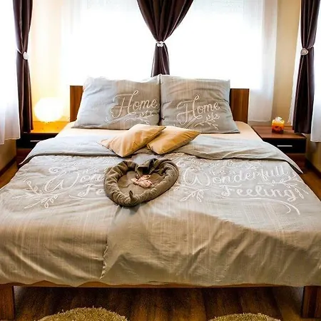 Wiky'S Apartman With 3Bathrooms Budapest Esterno foto